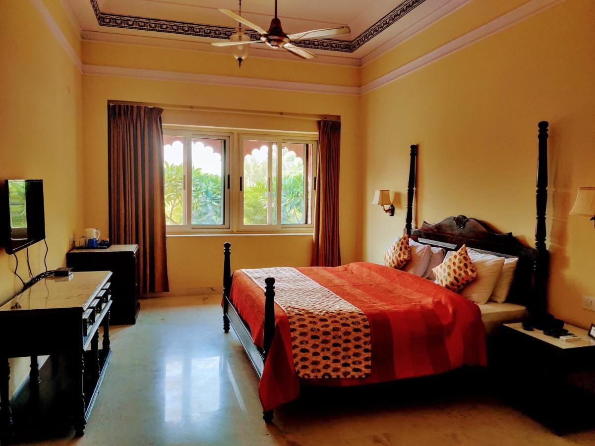 Umaid Palace - A Lakeside Heritage Palace Resort Near Jaipur Close To Bhangarh & Chand Baori Stepwell Abhaneri Dubbī Zewnętrze zdjęcie