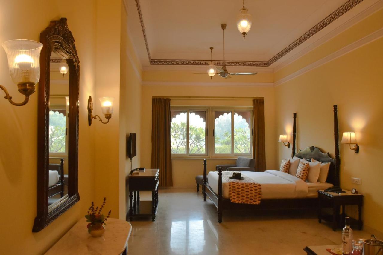 Umaid Palace - A Lakeside Heritage Palace Resort Near Jaipur Close To Bhangarh & Chand Baori Stepwell Abhaneri Dubbī Zewnętrze zdjęcie