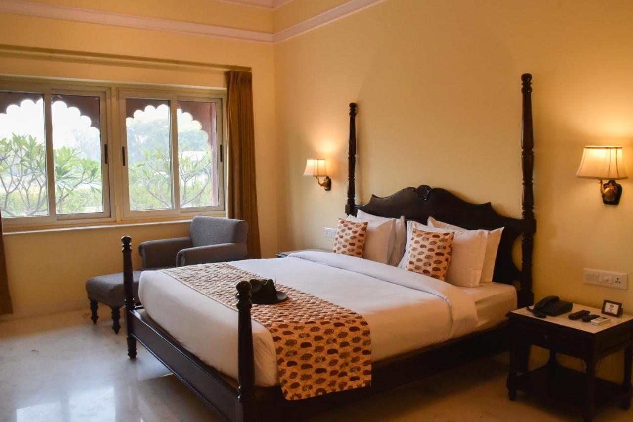 Umaid Palace - A Lakeside Heritage Palace Resort Near Jaipur Close To Bhangarh & Chand Baori Stepwell Abhaneri Dubbī Zewnętrze zdjęcie