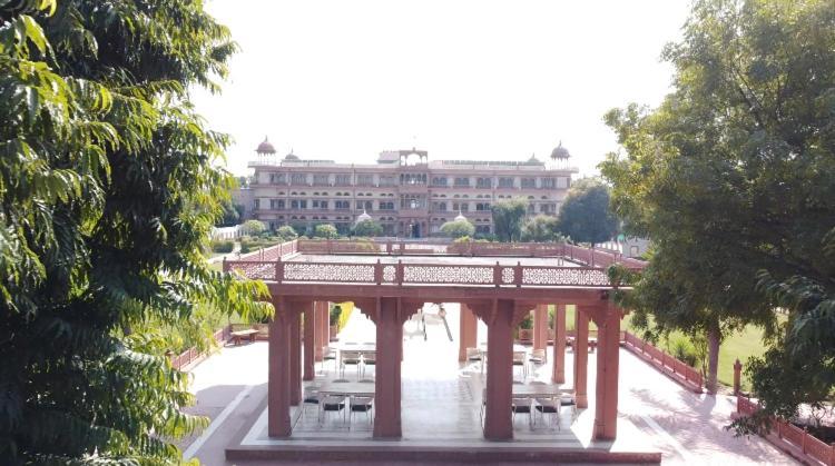 Umaid Palace - A Lakeside Heritage Palace Resort Near Jaipur Close To Bhangarh & Chand Baori Stepwell Abhaneri Dubbī Zewnętrze zdjęcie