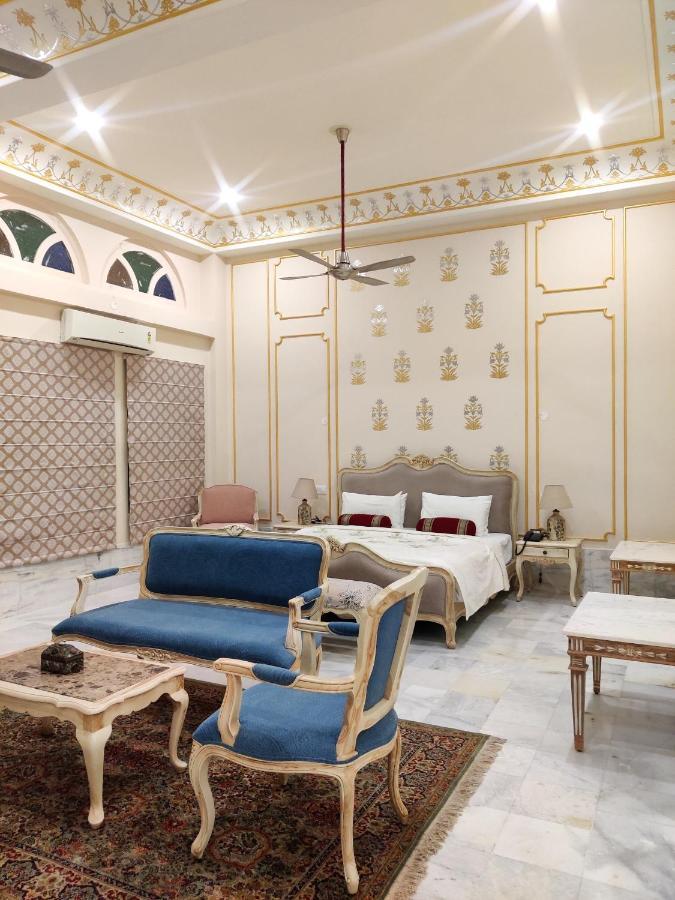 Umaid Palace - A Lakeside Heritage Palace Resort Near Jaipur Close To Bhangarh & Chand Baori Stepwell Abhaneri Dubbī Zewnętrze zdjęcie