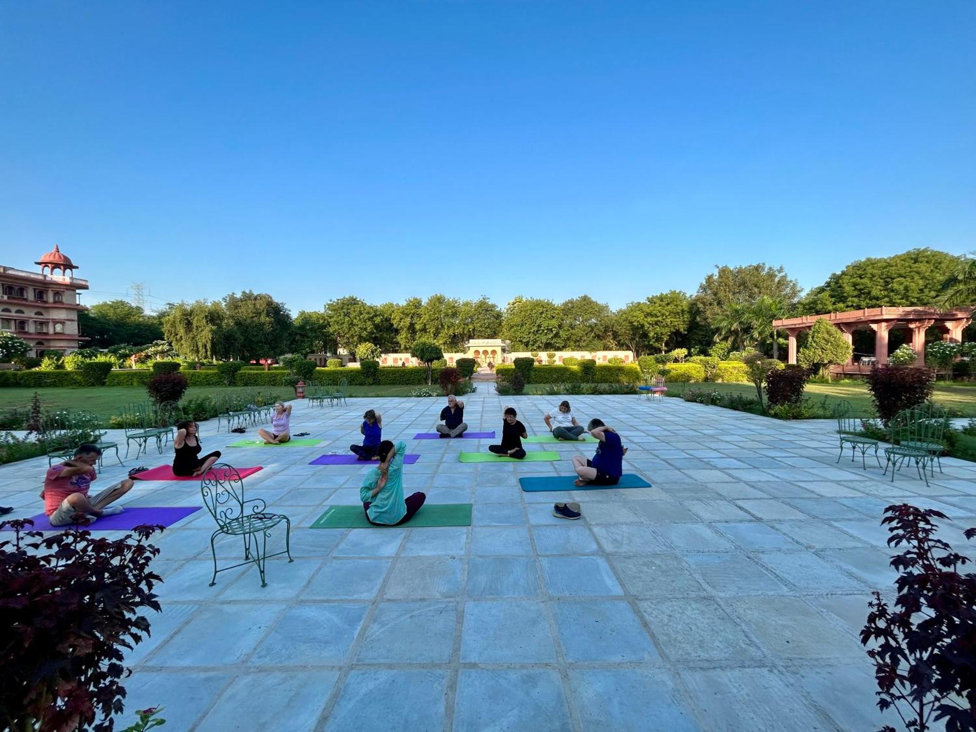 Umaid Palace - A Lakeside Heritage Palace Resort Near Jaipur Close To Bhangarh & Chand Baori Stepwell Abhaneri Dubbī Zewnętrze zdjęcie