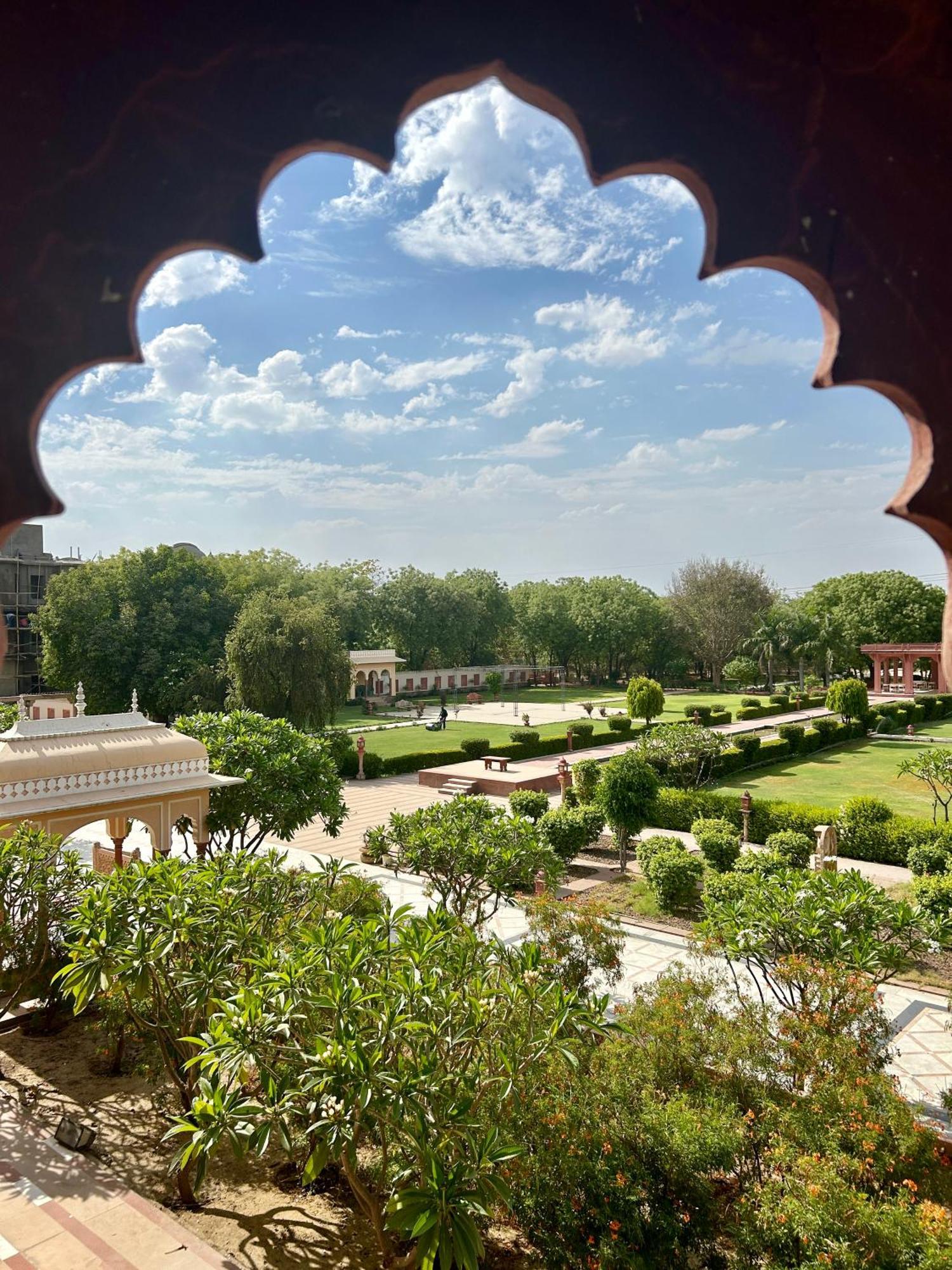 Umaid Palace - A Lakeside Heritage Palace Resort Near Jaipur Close To Bhangarh & Chand Baori Stepwell Abhaneri Dubbī Zewnętrze zdjęcie