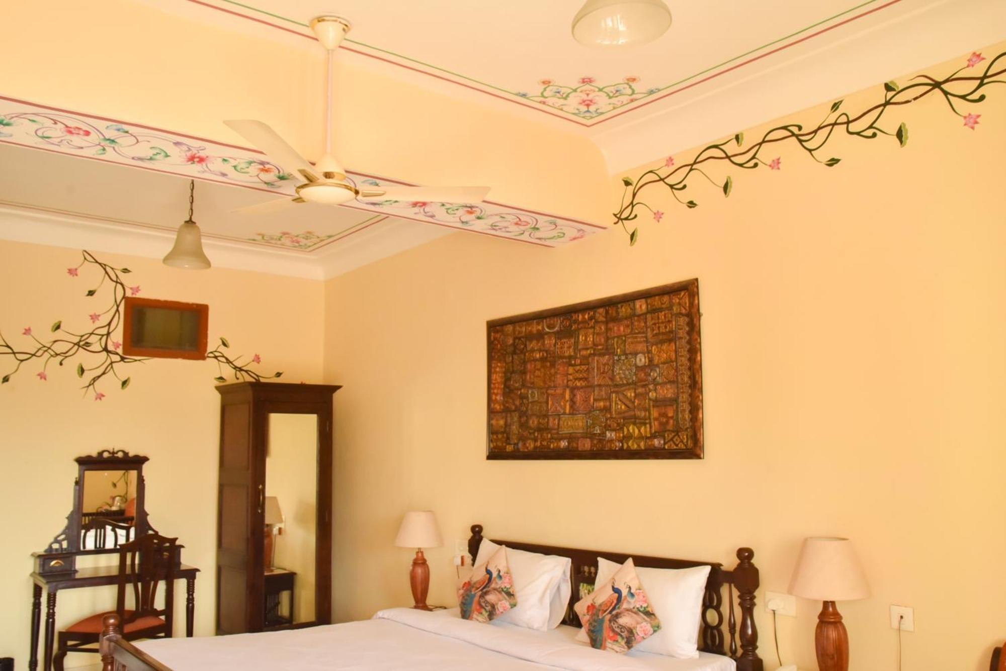 Umaid Palace - A Lakeside Heritage Palace Resort Near Jaipur Close To Bhangarh & Chand Baori Stepwell Abhaneri Dubbī Pokój zdjęcie