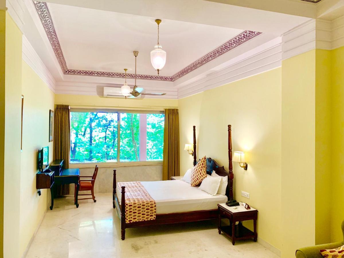 Umaid Palace - A Lakeside Heritage Palace Resort Near Jaipur Close To Bhangarh & Chand Baori Stepwell Abhaneri Dubbī Zewnętrze zdjęcie